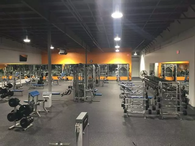 Genesis Health Clubs - Merle Hay