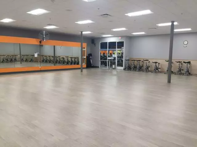 Genesis Health Clubs - Merle Hay